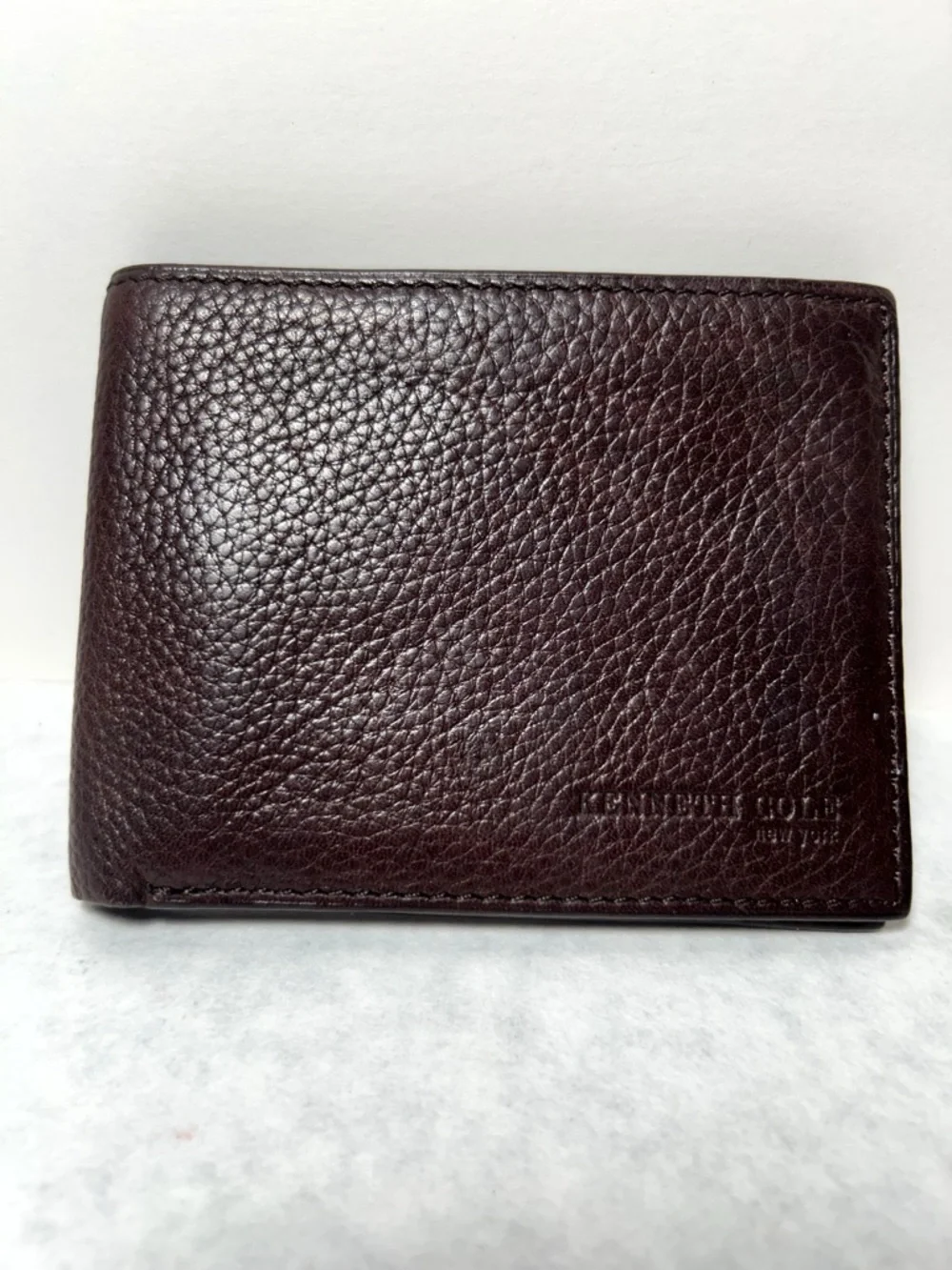 Kenneth Cole Dark Brown Pebbled Leather Bi-Fold Card Slim Wallet Men’s EUC